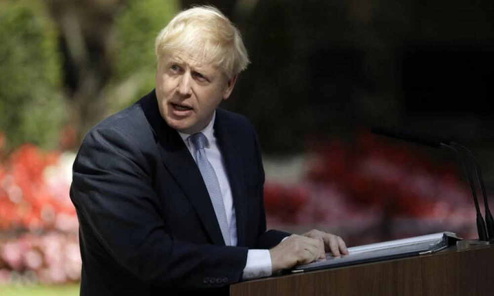 Τζόνσον: Θα καθιερωθούν τα πιστοποιητικά εμβολιασμού για τα ταξίδια